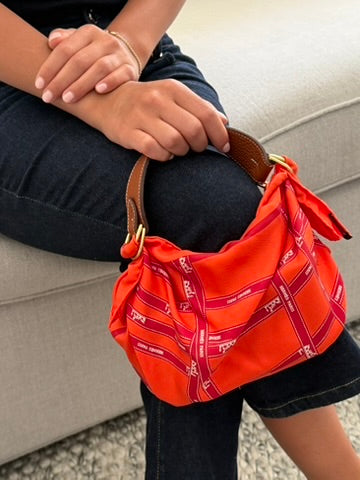 Le Noué — Vintage Hermès Silk Petite, Vivid Orange