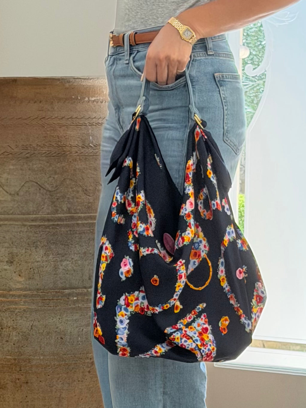 Le Noué — Vintage Gucci Silk Carré, Floral Heritage Icons