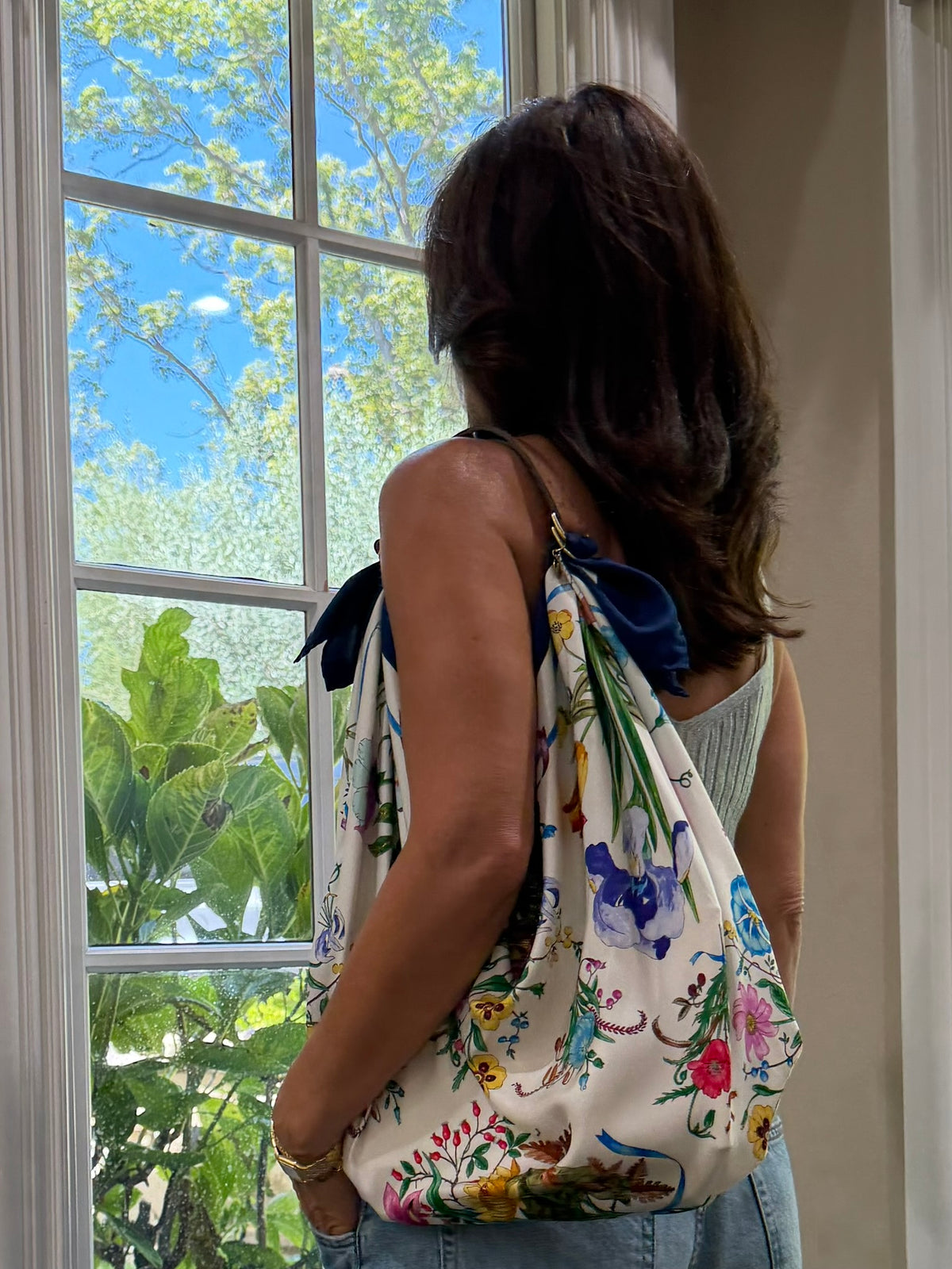 Le Noué — Vintage Gucci Silk Carré, Flora