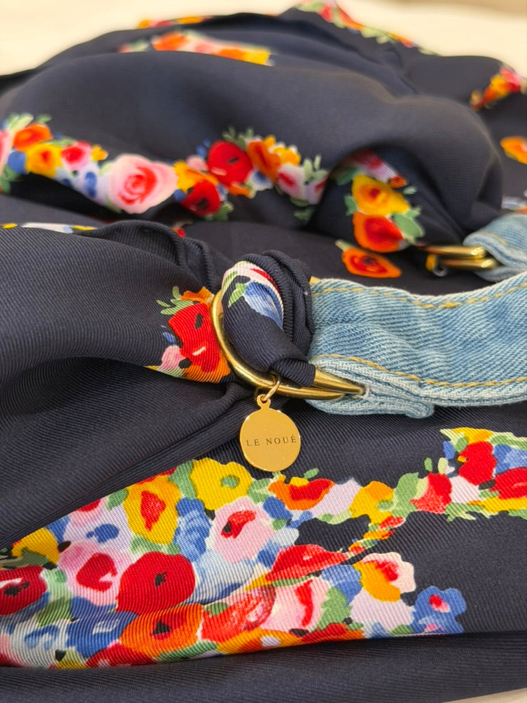 Le Noué — Vintage Gucci Silk Carré, Floral Heritage Icons