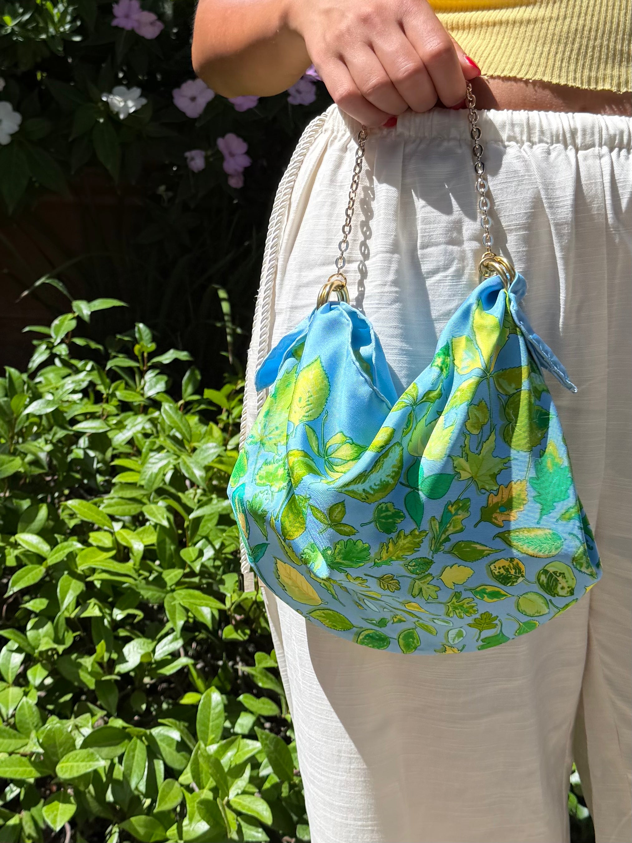 Le Noué — Vintage Hermès Silk Petite, Sky Blue