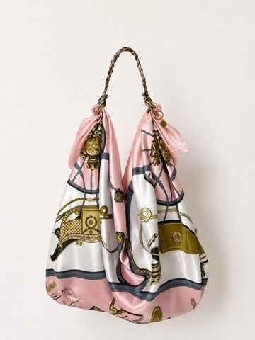 Le Noué — Vintage Hermès Silk Carré, Harnais de Cour