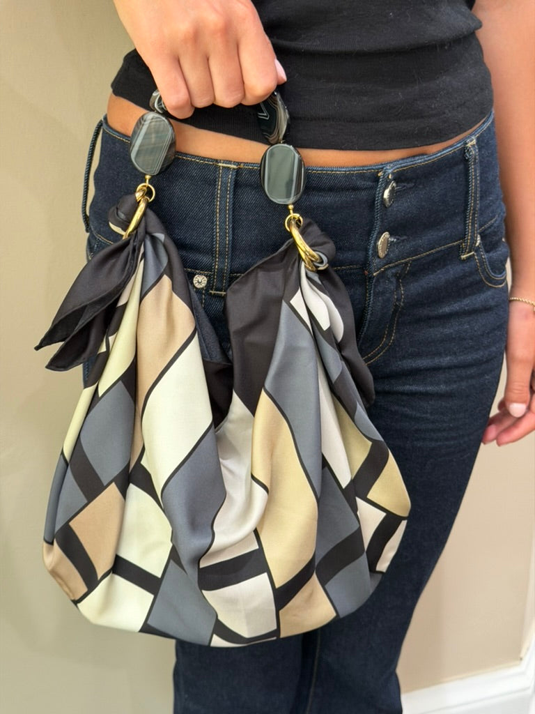 Le Noué — Silk Midi, Noir, Camel & Grey