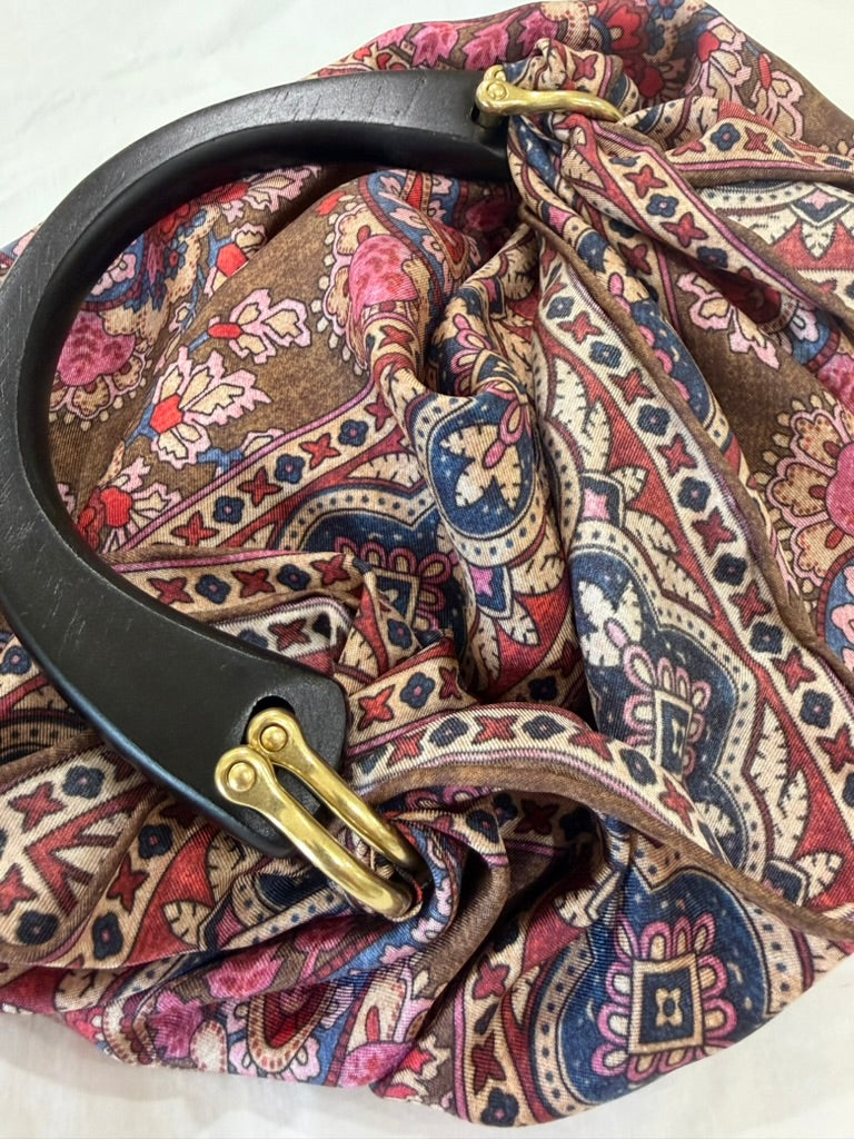 Le Noué — Silk Petite, Brown Paisley