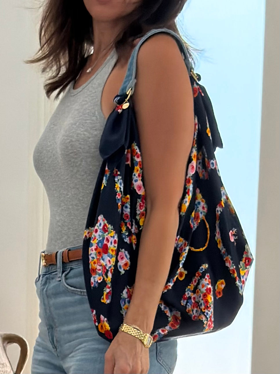 Le Noué — Vintage Gucci Silk Carré, Floral Heritage Icons