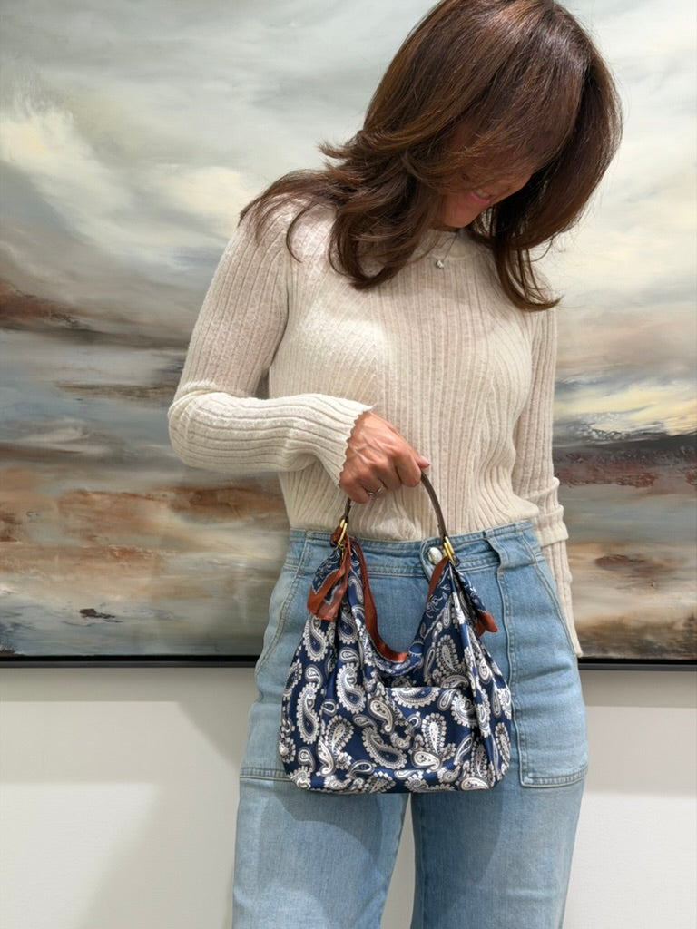 Le Noué — Silk Petite, Navy Paisley