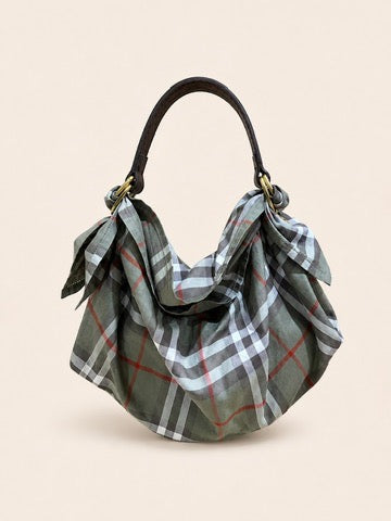 Le Noué — Vintage Burberry Silk Petite, Nova Check