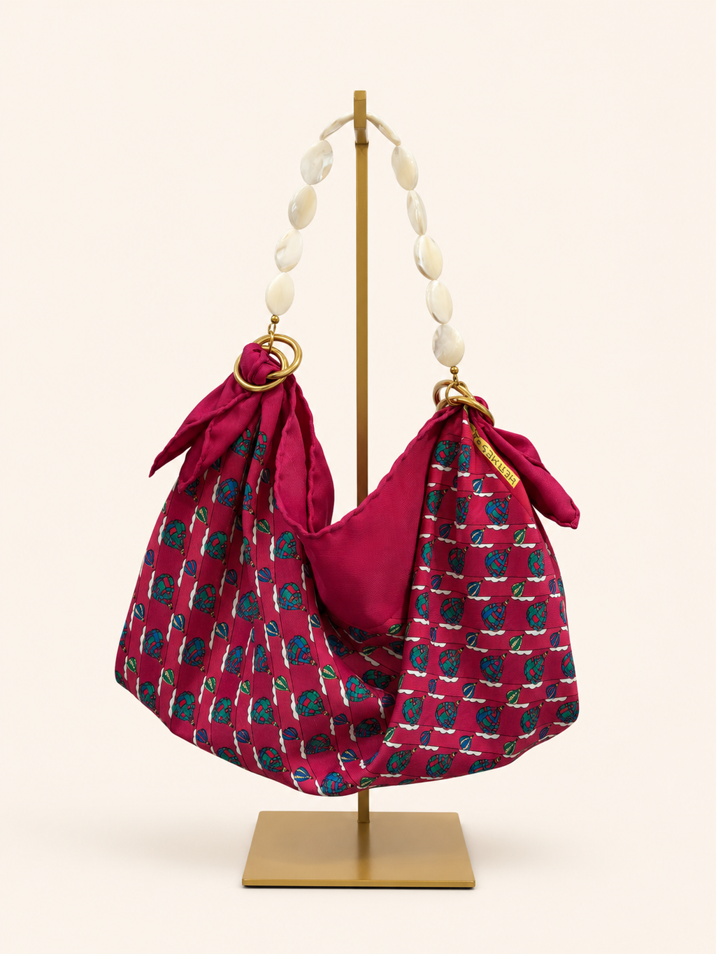 Le Noué — Vintage Hermès Silk Petite, Fuchsia