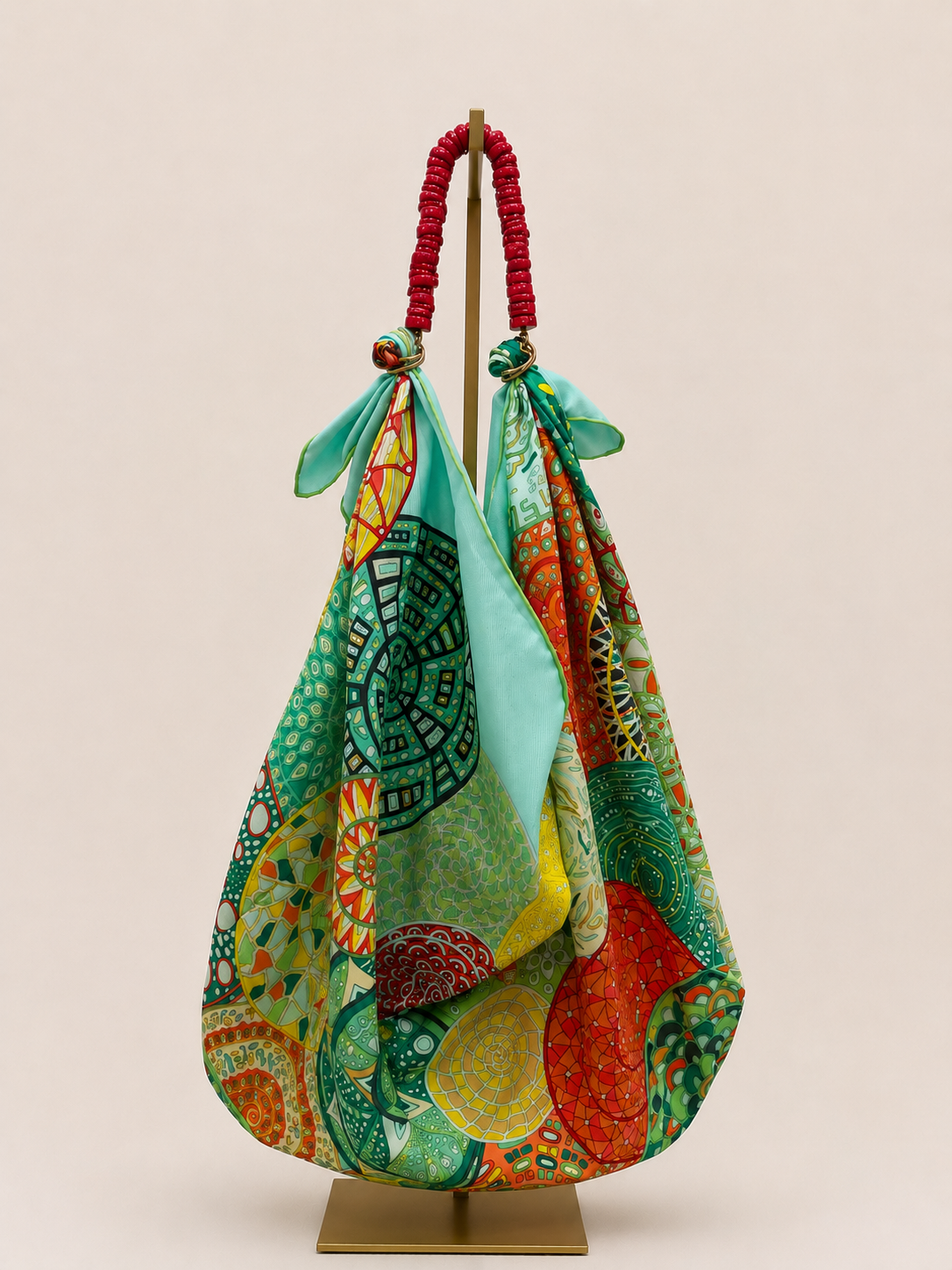 Le Noué — Vintage Hermès Silk Carré, Rêves d'Escargots