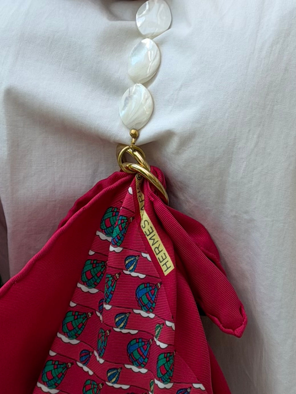 Le Noué — Vintage Hermès Silk Petite, Fuchsia