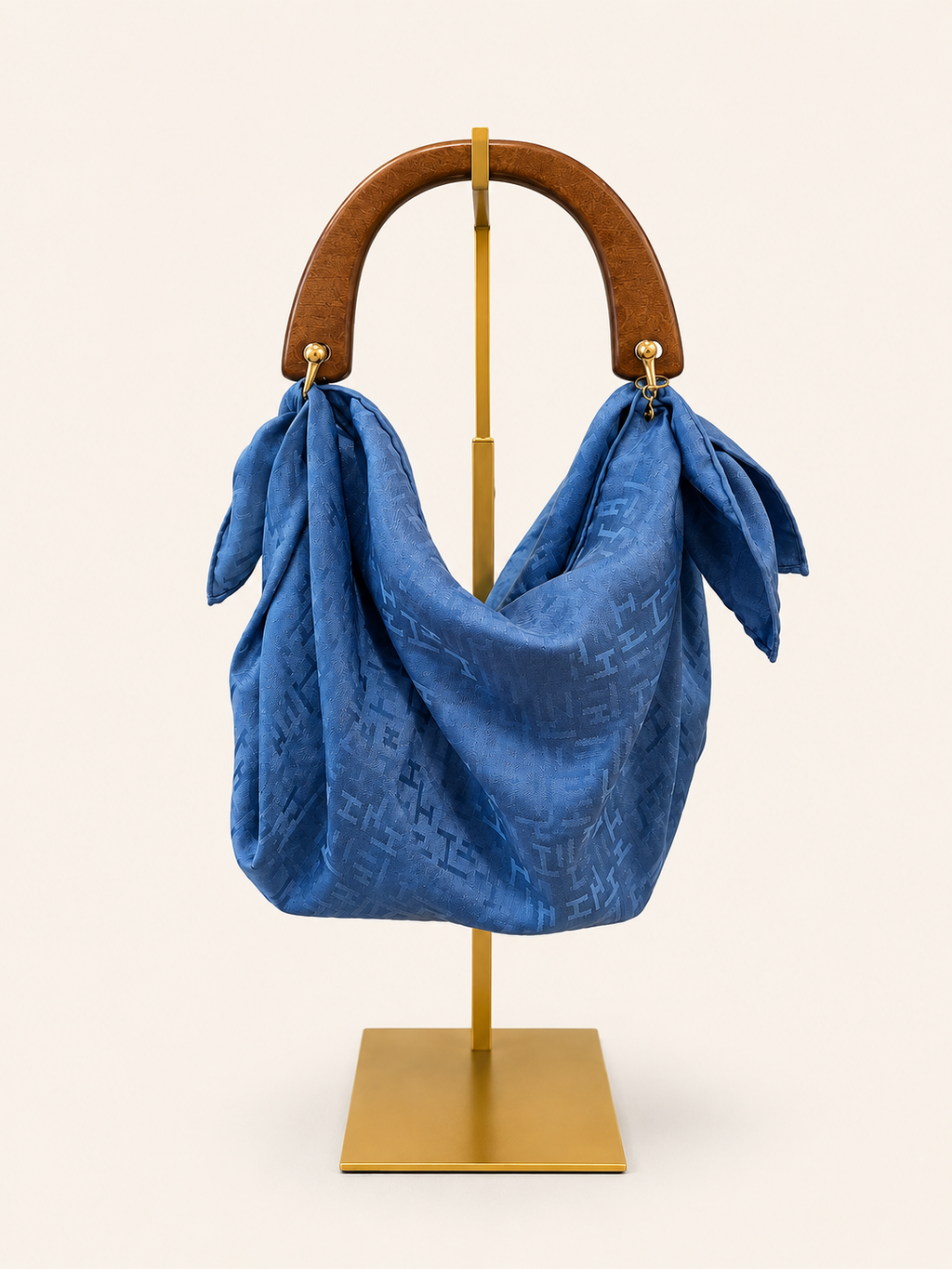 Le Noué — Vintage Hermès Silk Petite, H Monogram