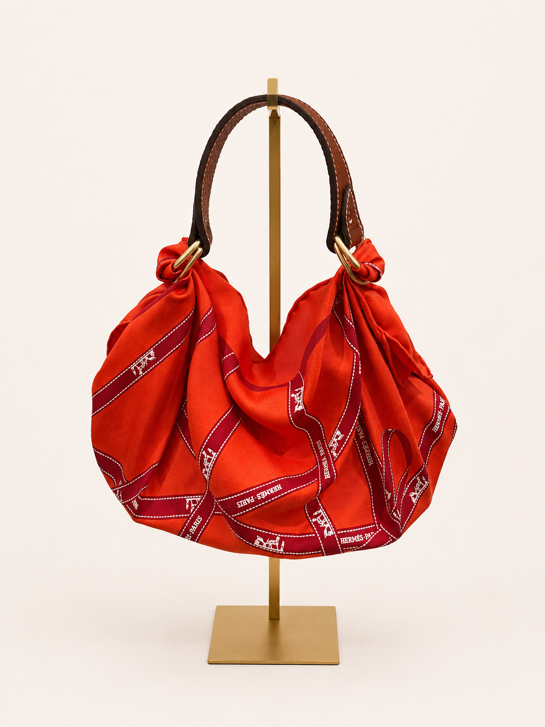 Le Noué — Vintage Hermès Silk Petite, Vivid Orange