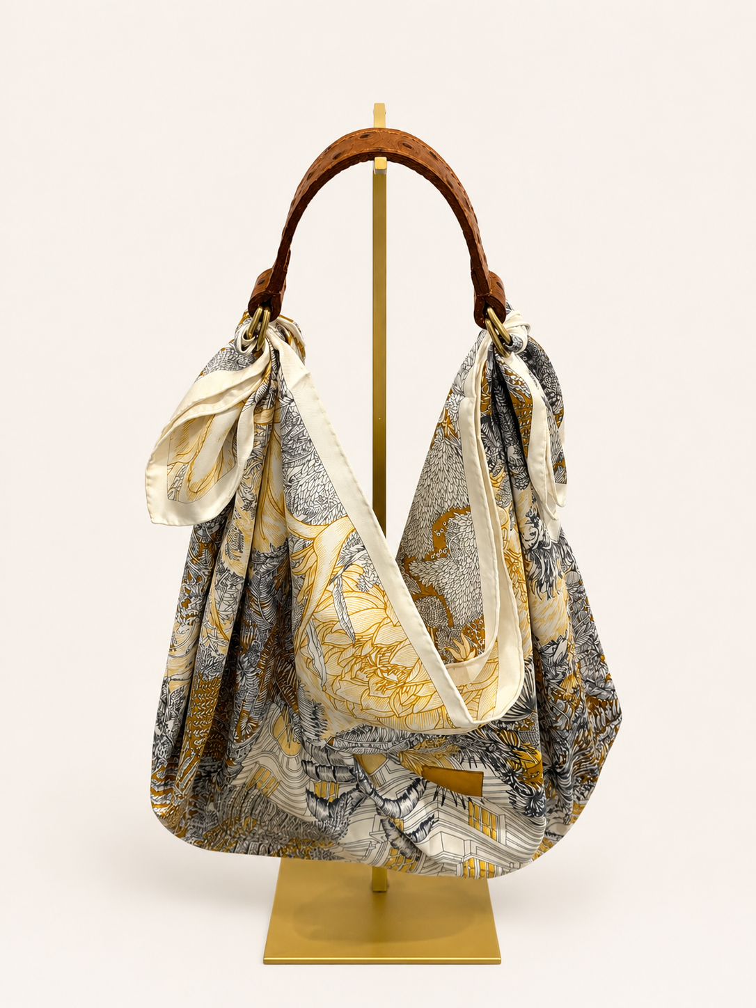Le Noué — Silk Carré, Grey & Gold